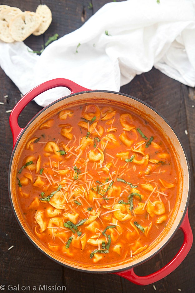 Tomato and basil tortellini soup