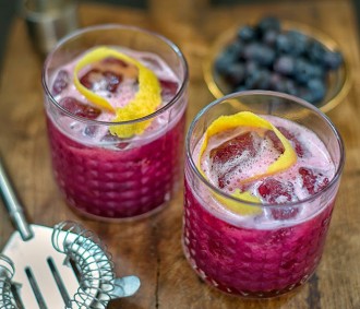 Blueberry gin sour